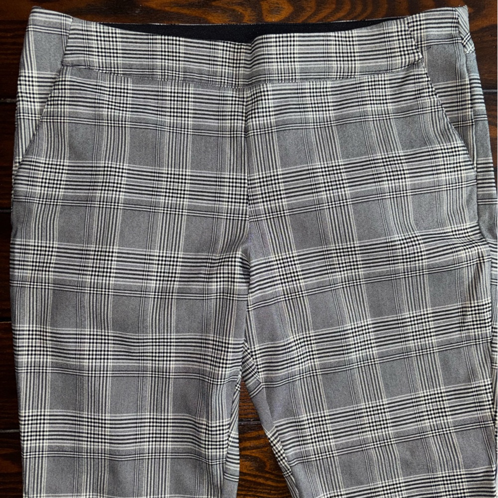 Simply Vera Vera Wang Black & White Plaid Cropped Pants - Picture 2 of 7